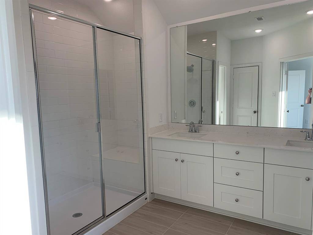 *Not actual home, pictures representative of same floorplan*