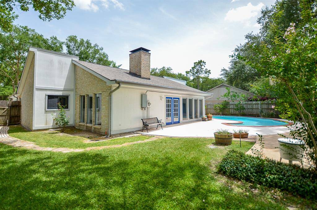 Corner lot provides a generous side yard.  Lawn care is also included.