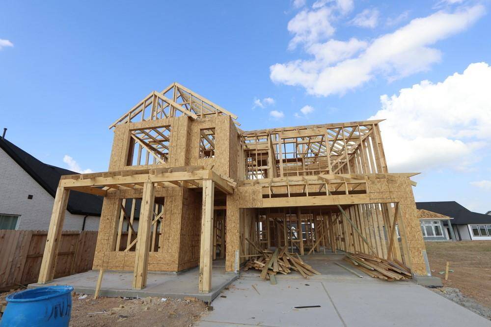 Let us show you how our advanced framing techniques have stood the test of time and allow more insulation for a quieter and more energy efficient home.