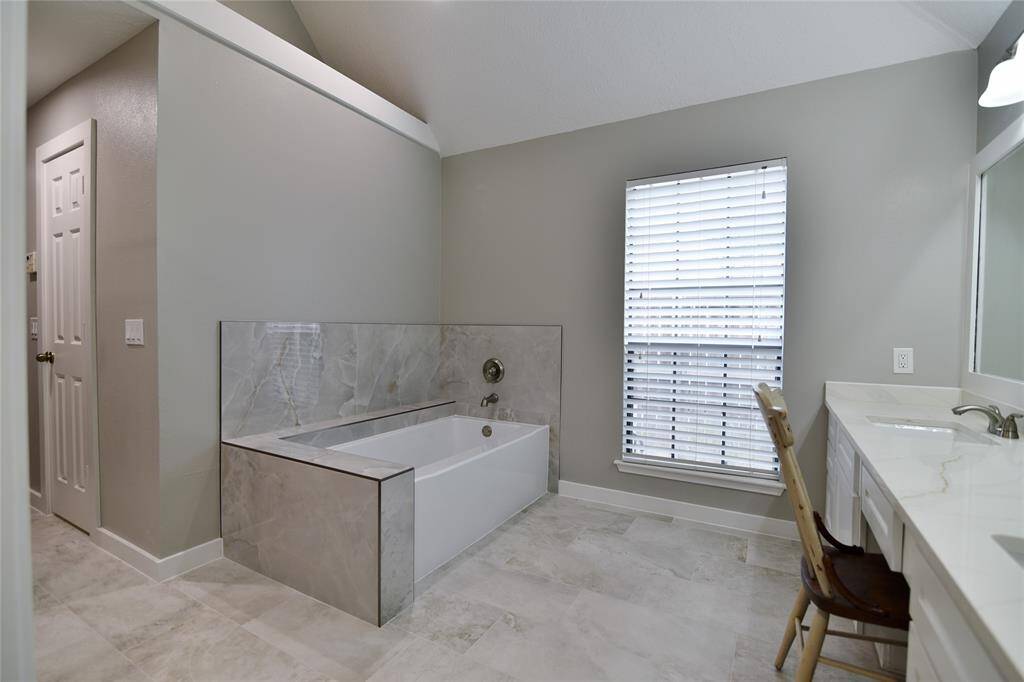AHHHHH.....time for a bubble bath and 'unwind' from your busy day.....