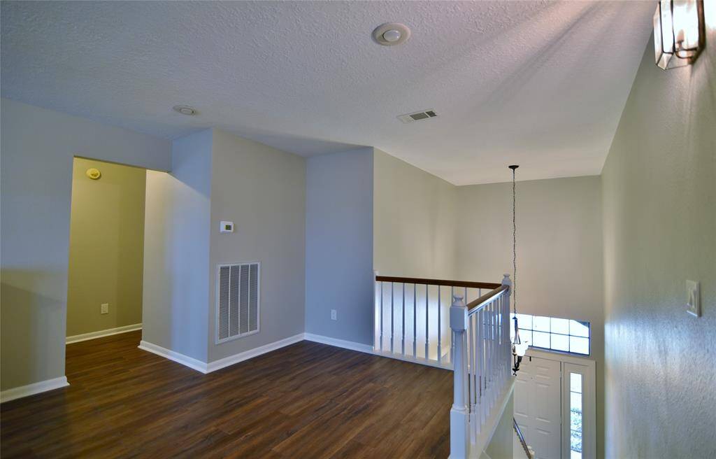 Alternative view of the extra space/landing area overlooking the foyer....