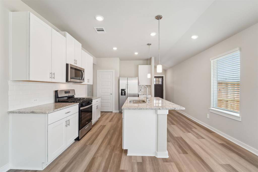 Photo is not of the actual home but is an inspirational photo of builder’s model home and may depict options, furnishings, and/or decorator features that are not included.