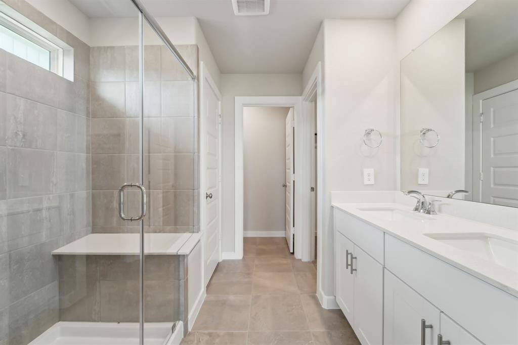 Photo is not of the actual home but is an inspirational photo of builder’s model home and may depict options, furnishings, and/or decorator features that are not included.
