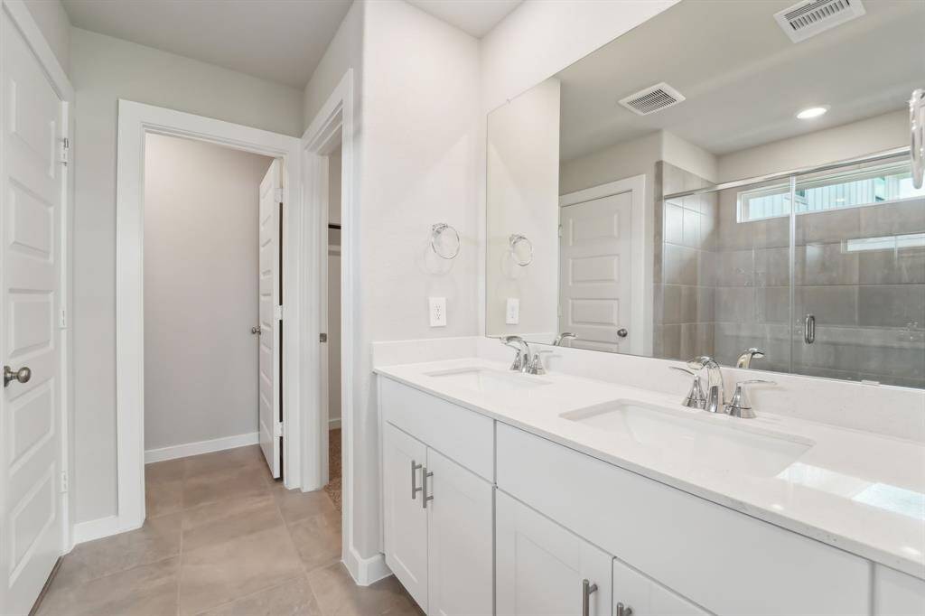 Photo is not of the actual home but is an inspirational photo of builder’s model home and may depict options, furnishings, and/or decorator features that are not included.