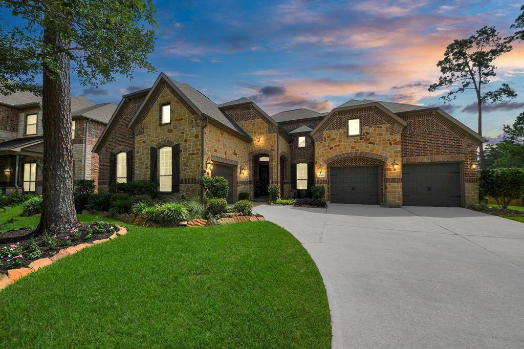LUXURY LIVING! POOL/SPA + NO BACK NEIGHBORS in GATED Wildwood at Northpointe! This exquisite 2-story, 4-bed, 3.5-bath executive estate with 3.5-car garage blends elegance, comfort & privacy. Grand entry with soaring tray ceilings, crown molding & designer lighting. French doors lead to a refined study with coffered ceiling & built-ins. Wine room stuns with arched wrought iron doors & brick accents.