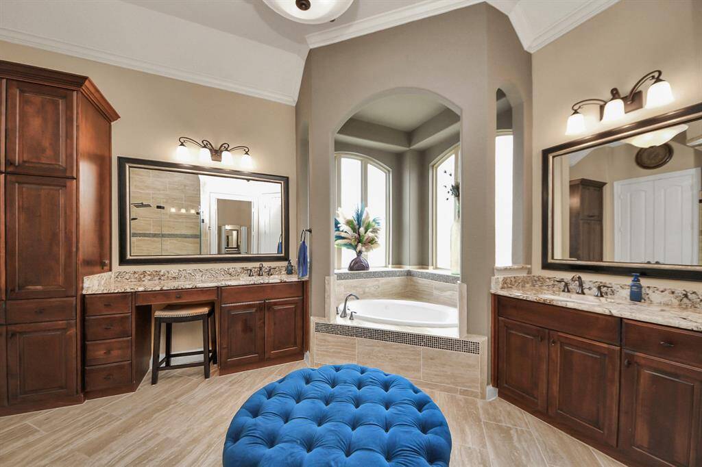 Jacuzzi Tub