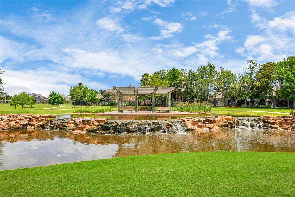 Lots of Lakes and walking trails and along with Pool, Park , and Tennis Courts.