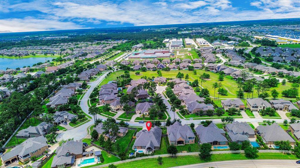 Convenient to TX 249, Grand Parkway, & Beltway 8. Great shopping and entertainment close by in Vintage, Tomball, The Woodlands, and Willowbrook.