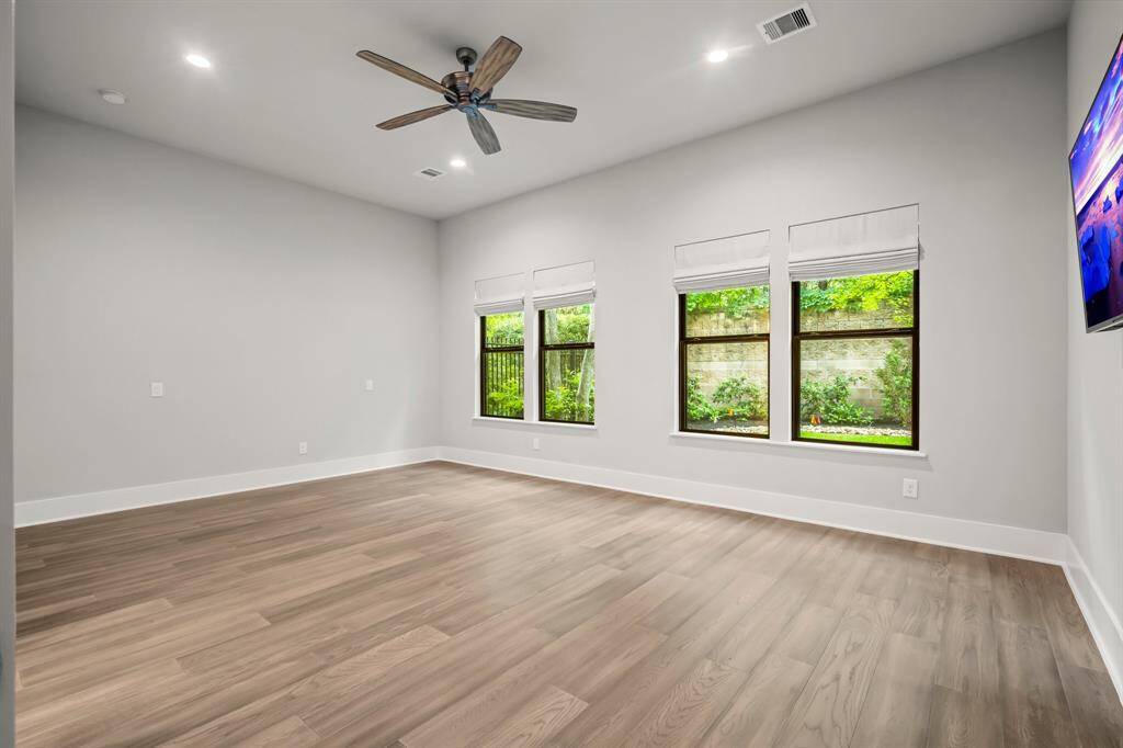 Spacious Primary Suite
