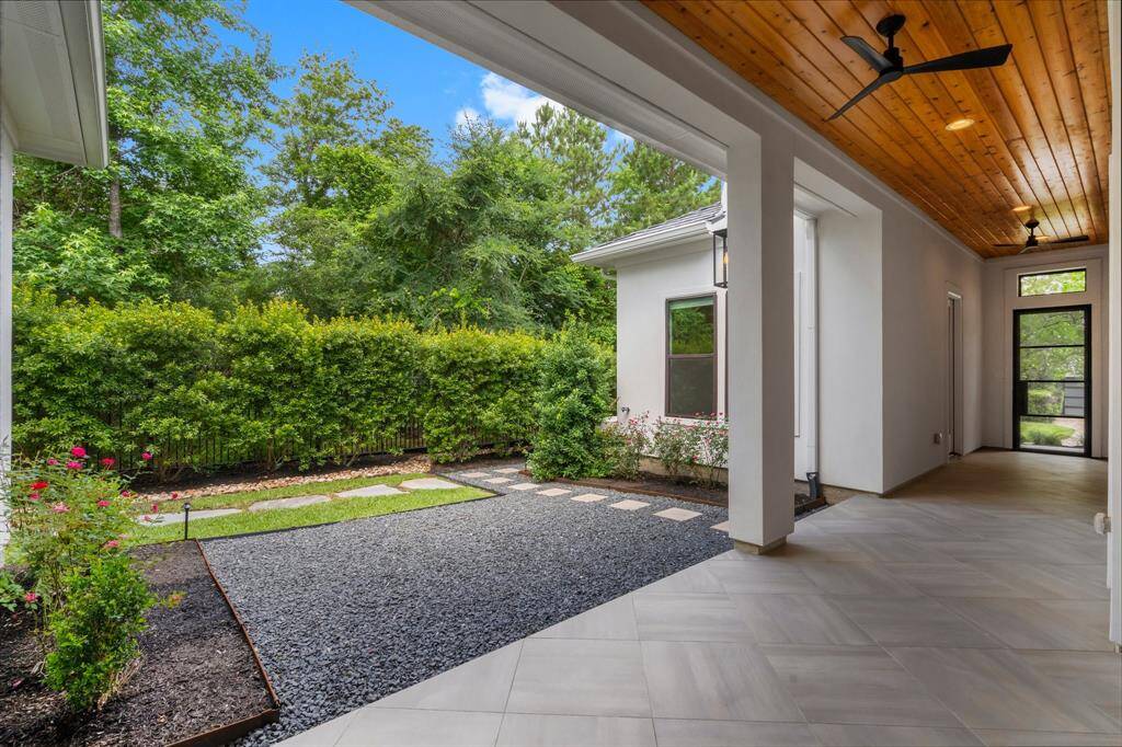 A private courtyard entrance with attached en suite casita