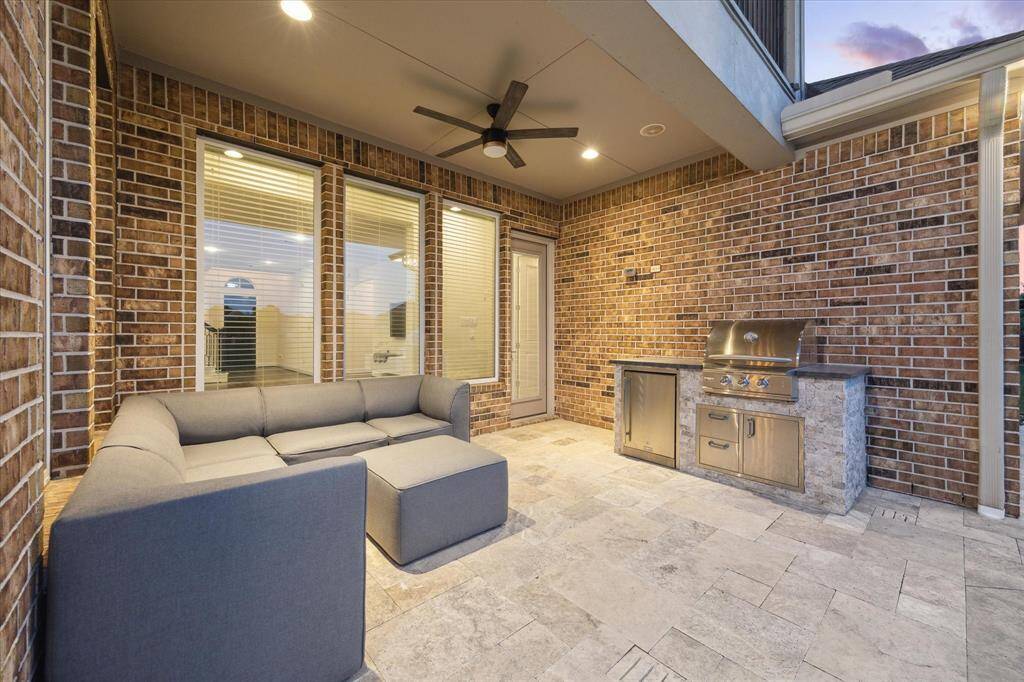 Ready for those summer barbecues? This outdoor grill and refrigerator are the perfect addition to your summer days!