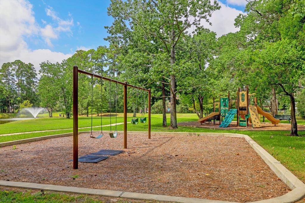 Glennloch Farms offers resort styled amenities including an equestrian center with horse trails and numerous lakes for fishing!
