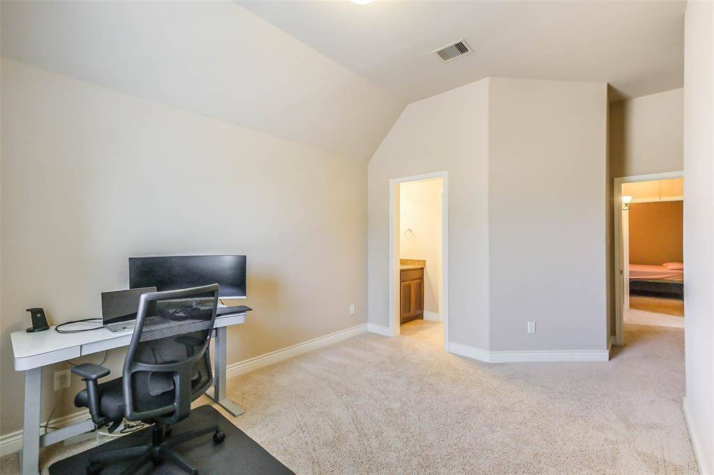2nd bedroom upstairs