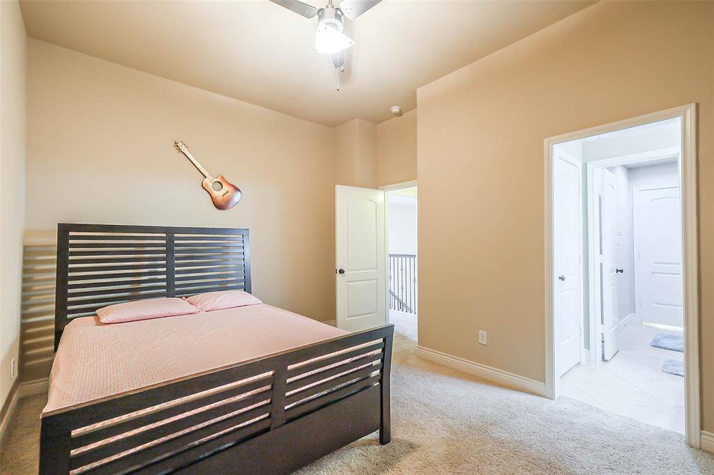 1 st bedroom upstairs