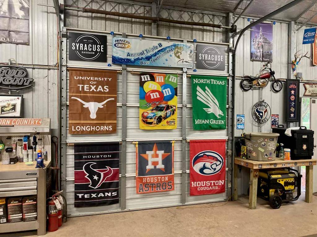 Rolling bay doors make it easy to bring in larger equipment, vehicles, or supplies, perfect for projects, storage, or hobbies that need space to move. And when the work is done, throw them open to enjoy the breeze, natural light, and a seamless connection to the great outdoors.