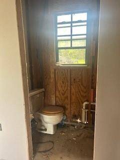 Half bath in next to garage
