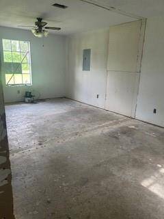 Master Bedroom. Can have a wall put up to make another bedroom.