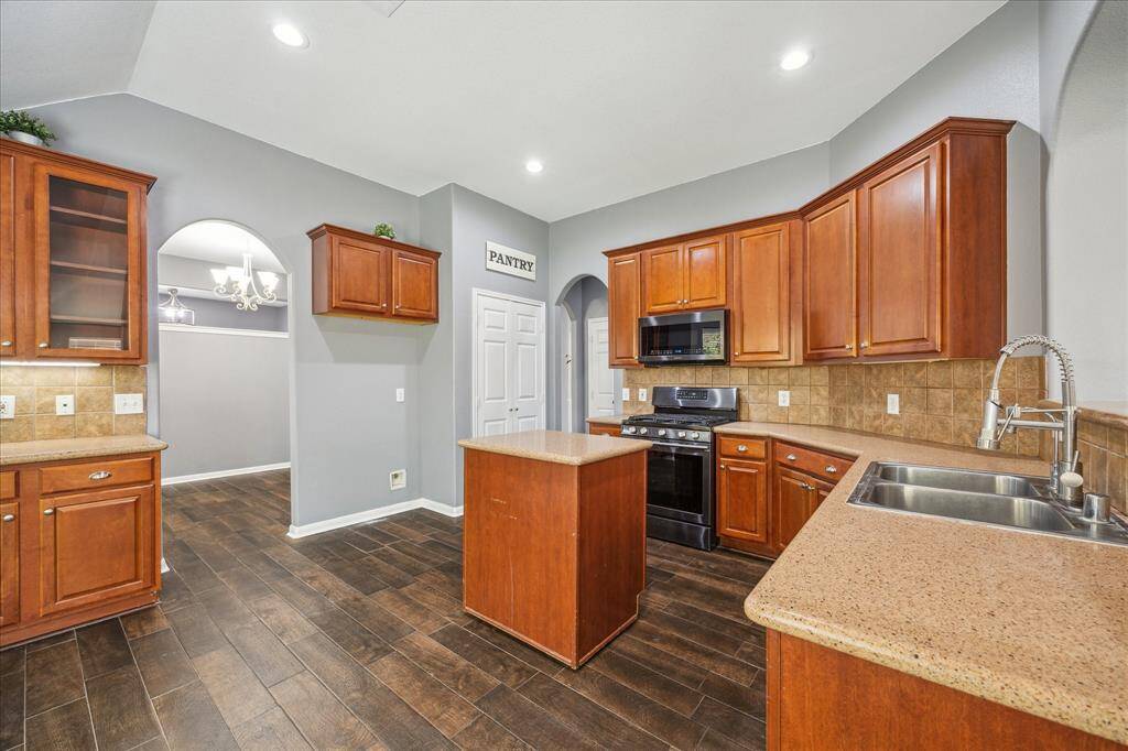 Spacious Kitchen with Cozy Breakfast Nook