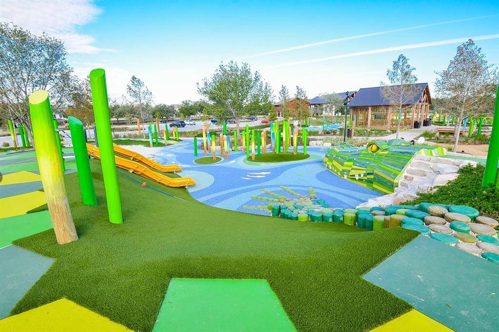 Community splash pad