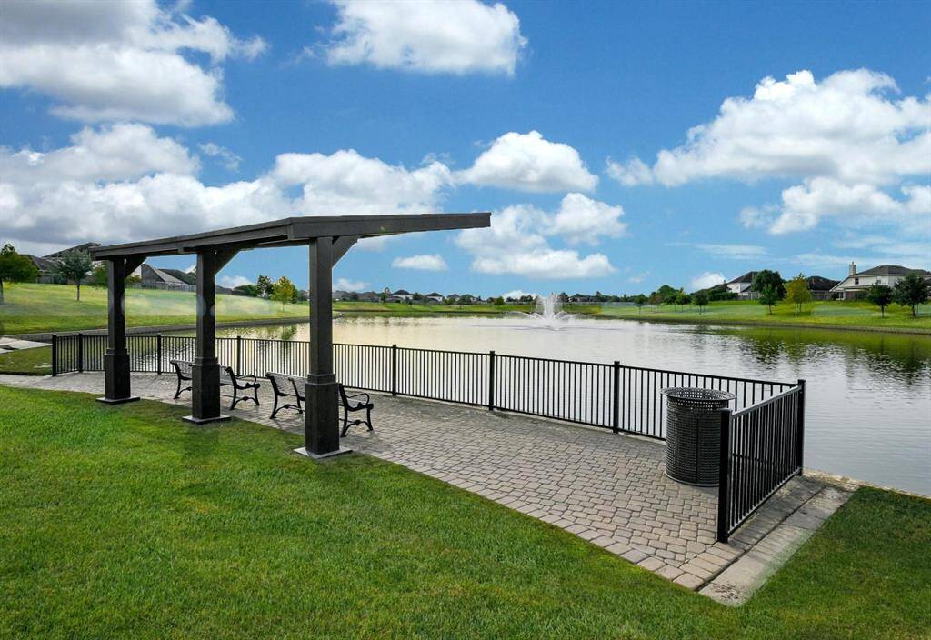 Multiple rest areas to take in the stunning views throughout the community