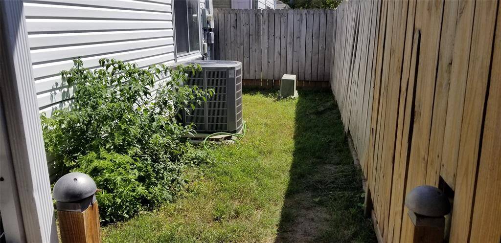 Side area for plants or pets.