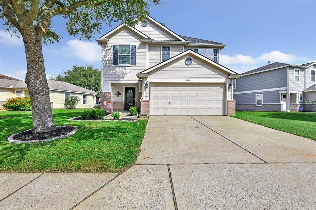 Welcome to 21203 Misty Brook Bend located in highly desirable Klein ISD!