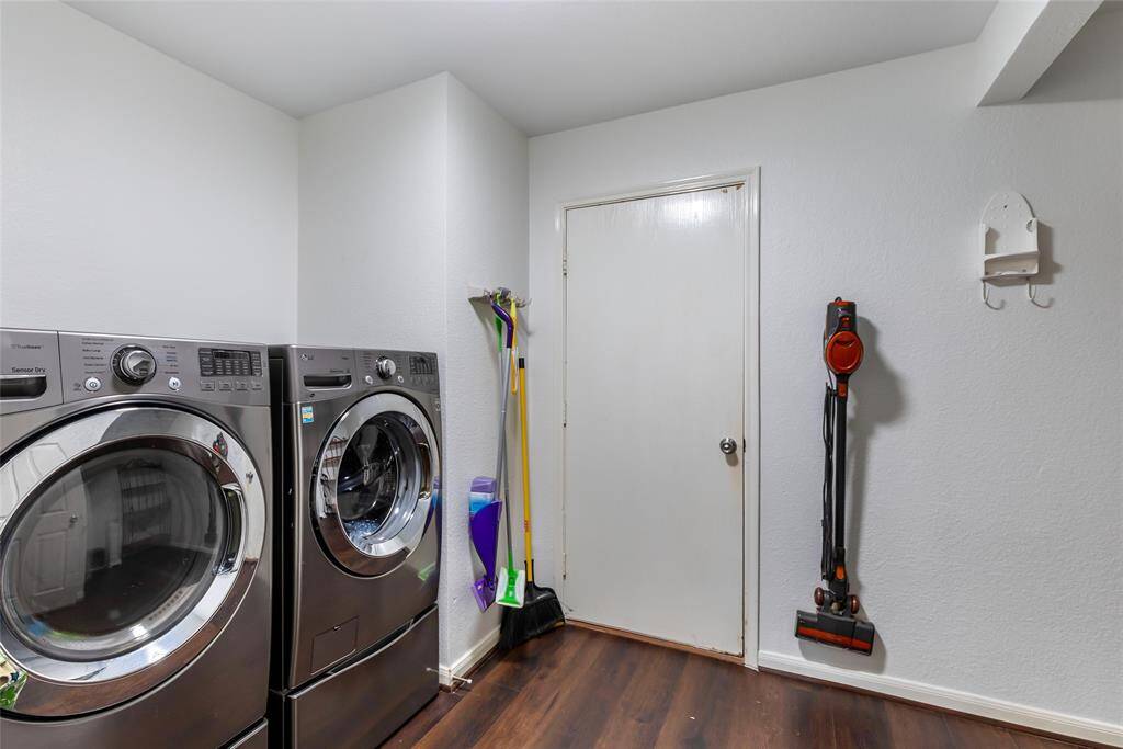 Utility room with direct access to the garage.