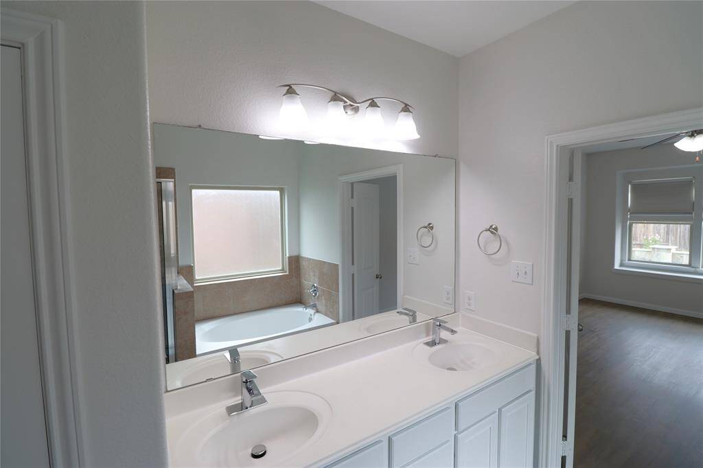 Dual vanity