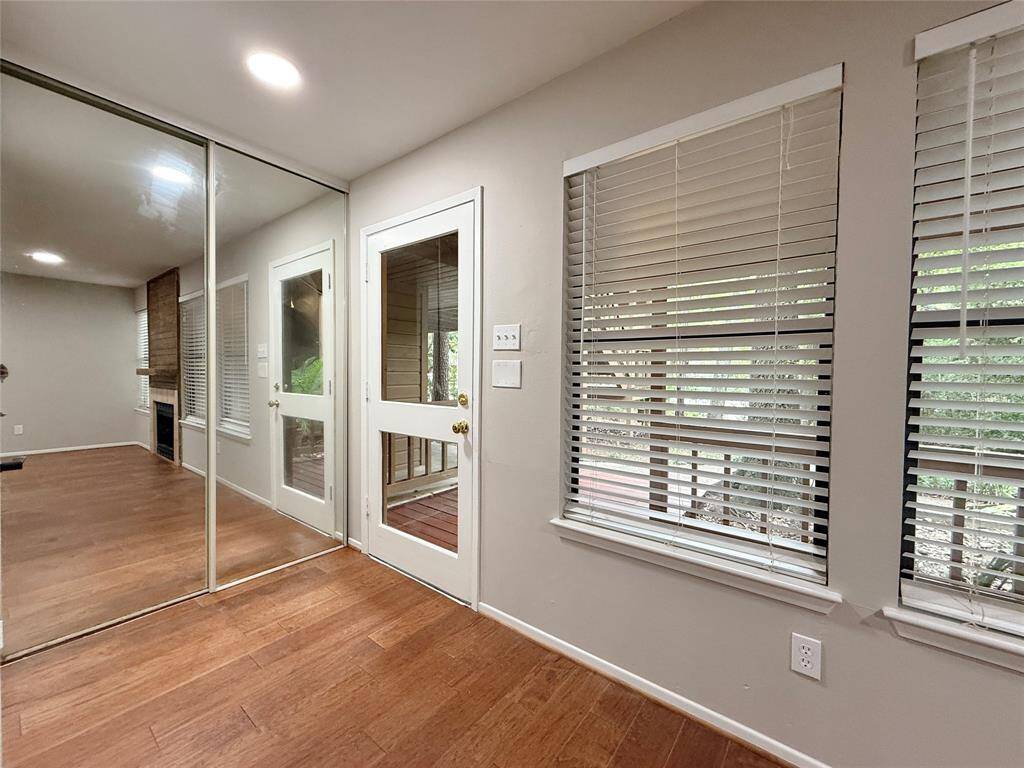 Fresh interior paint throughout
