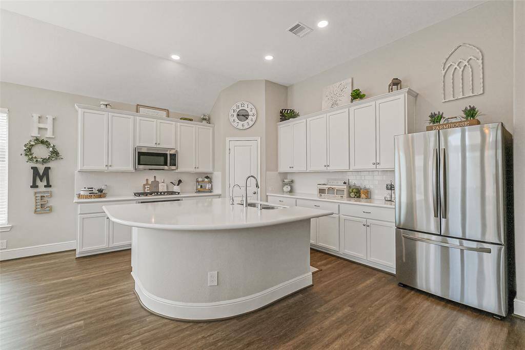 Kitchen Area with Large Island