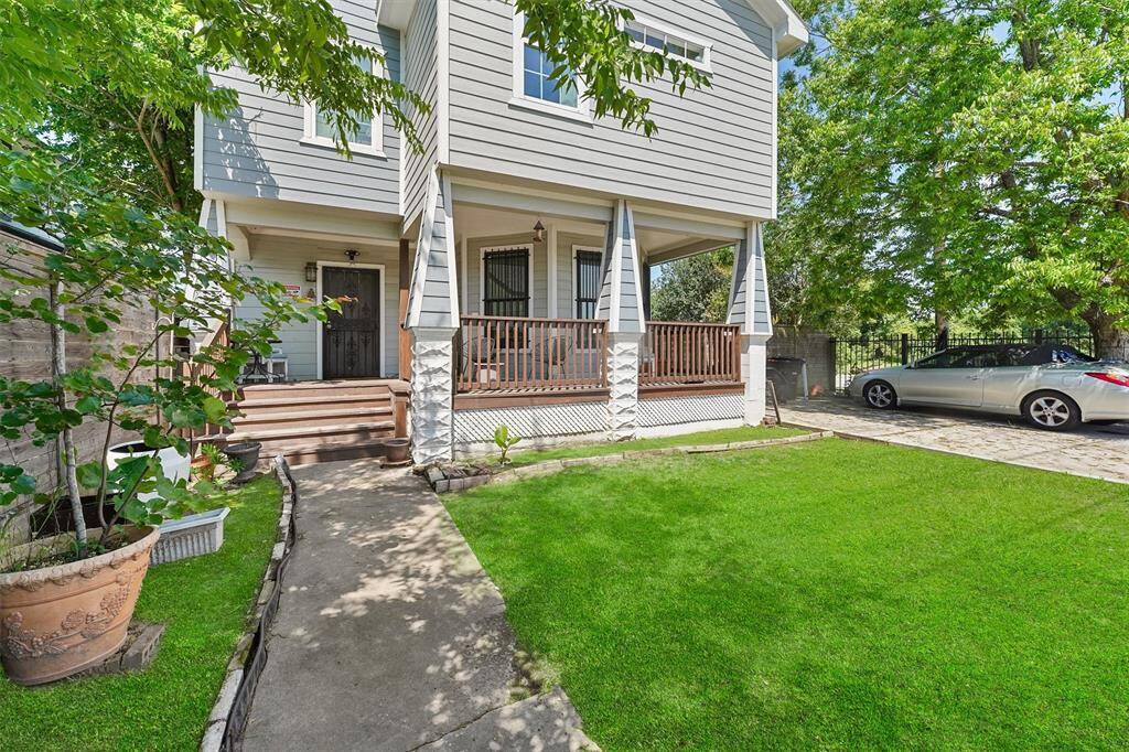 Private, fully fenced in driveway.