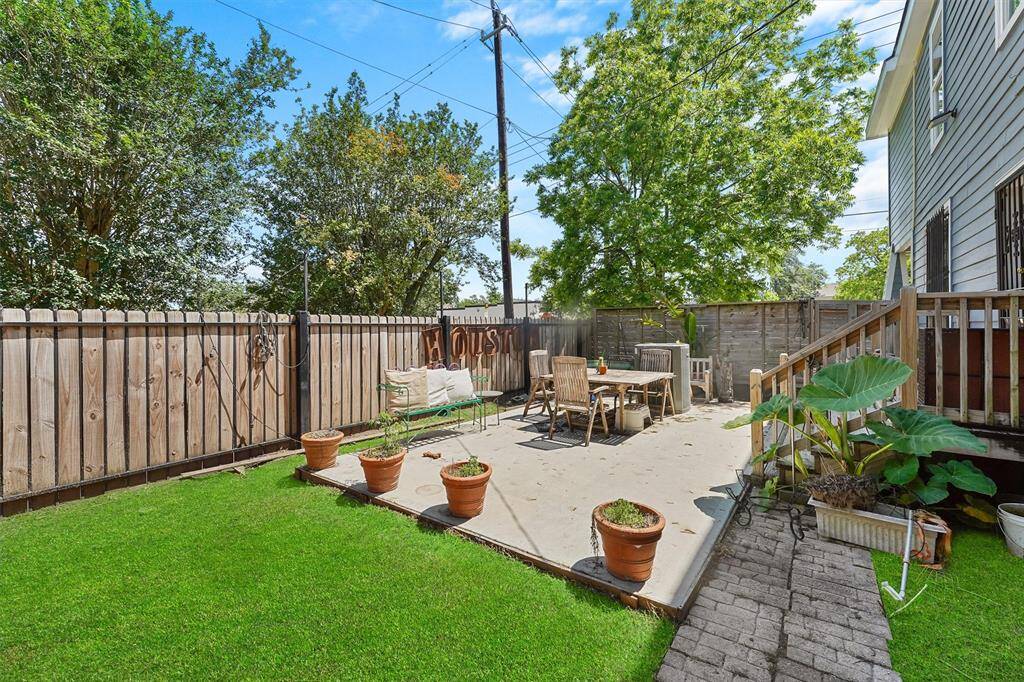 Plenty of space for hosting or relaxing!