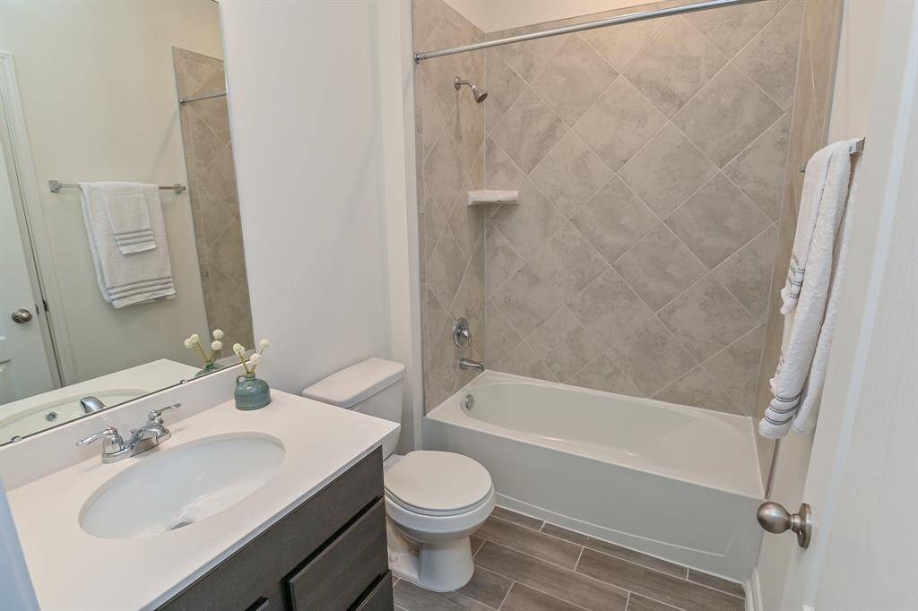 GUEST BATH