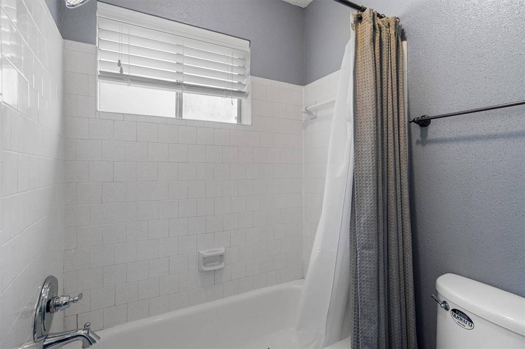 Tiled tub/shower combo