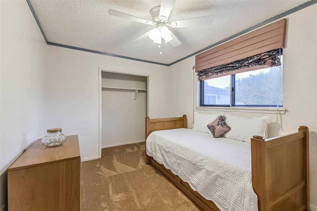 secondary middle bedroom
