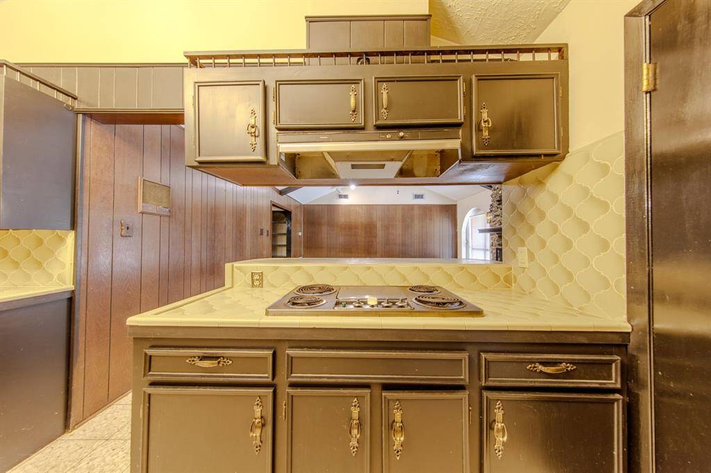 kitchen range with vintage stove top that WORKS!