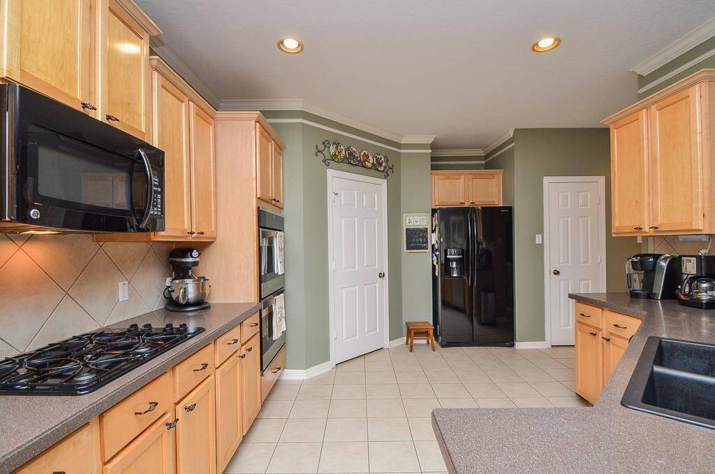 Open spacious kitchen
