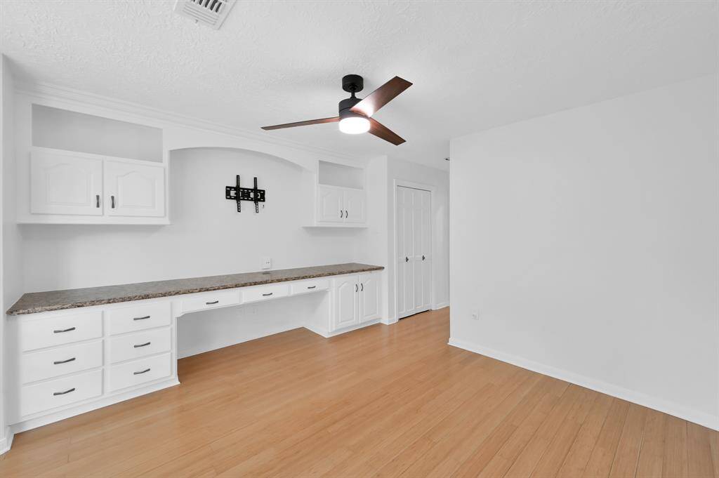 Jack 'n Jill Bathroom located in between upstairs bedroom #2 and #3 includes dual vanities and a tub/shower combo.