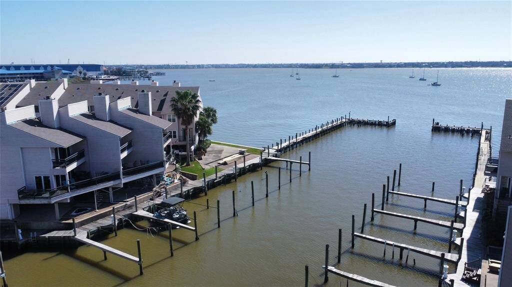 Keep your boat in the marina and enjoy a waterfront lifestyle!