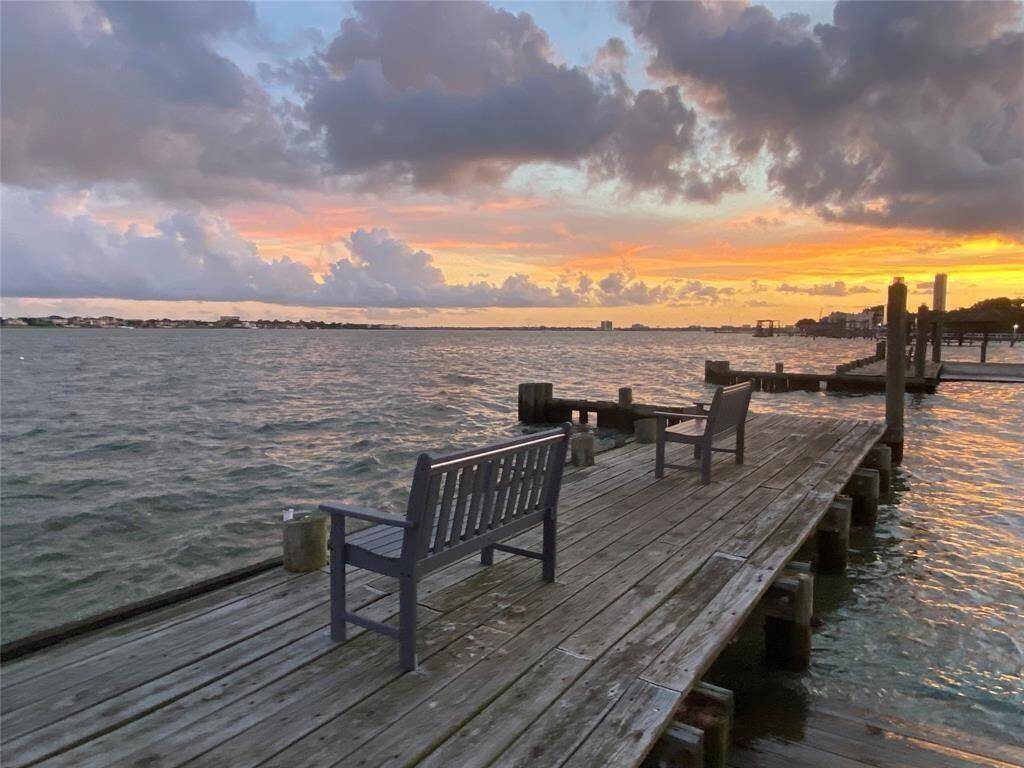views of the sunset from the end of the walking pier