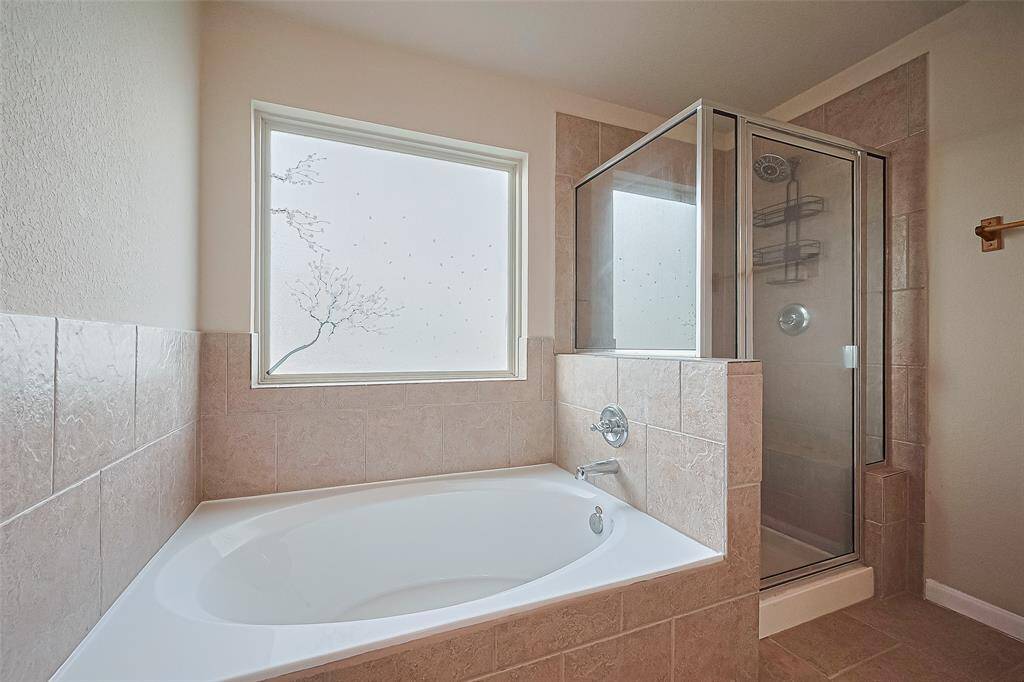 Full Bathroom #3 - 2nd Floor - Primary