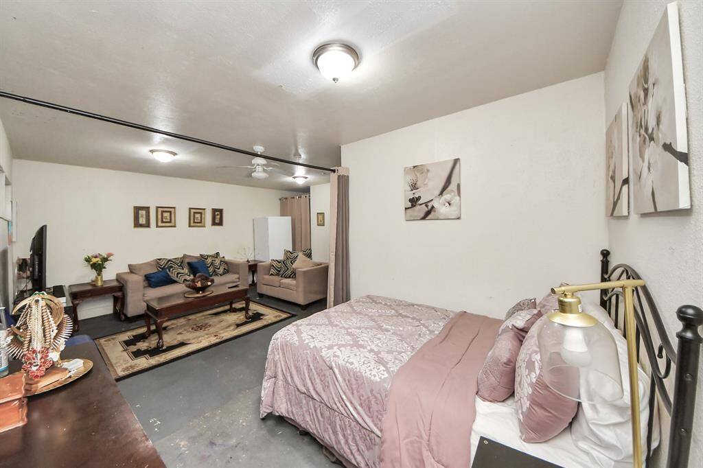 Garage/ Extra Bedroom