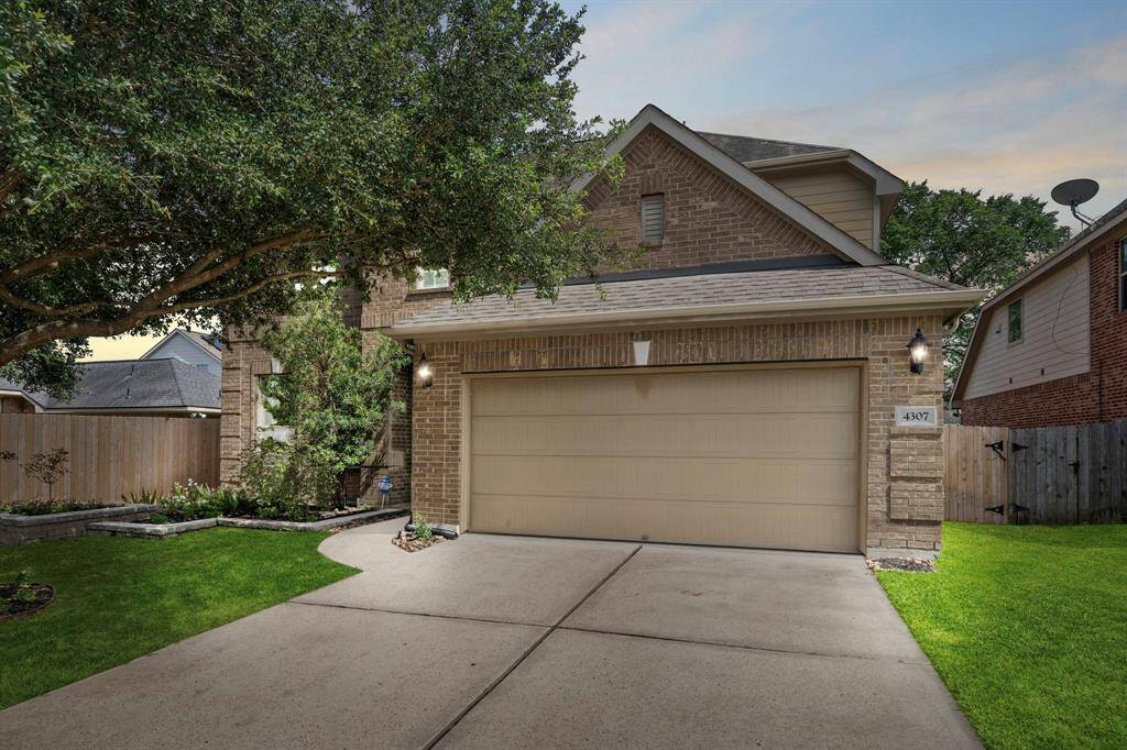 Welcome to 4307 Countrypines Drive! This home offers 2,871 sqft of living space, 4 bedrooms, 2.5 bathrooms, and a game room upstairs.