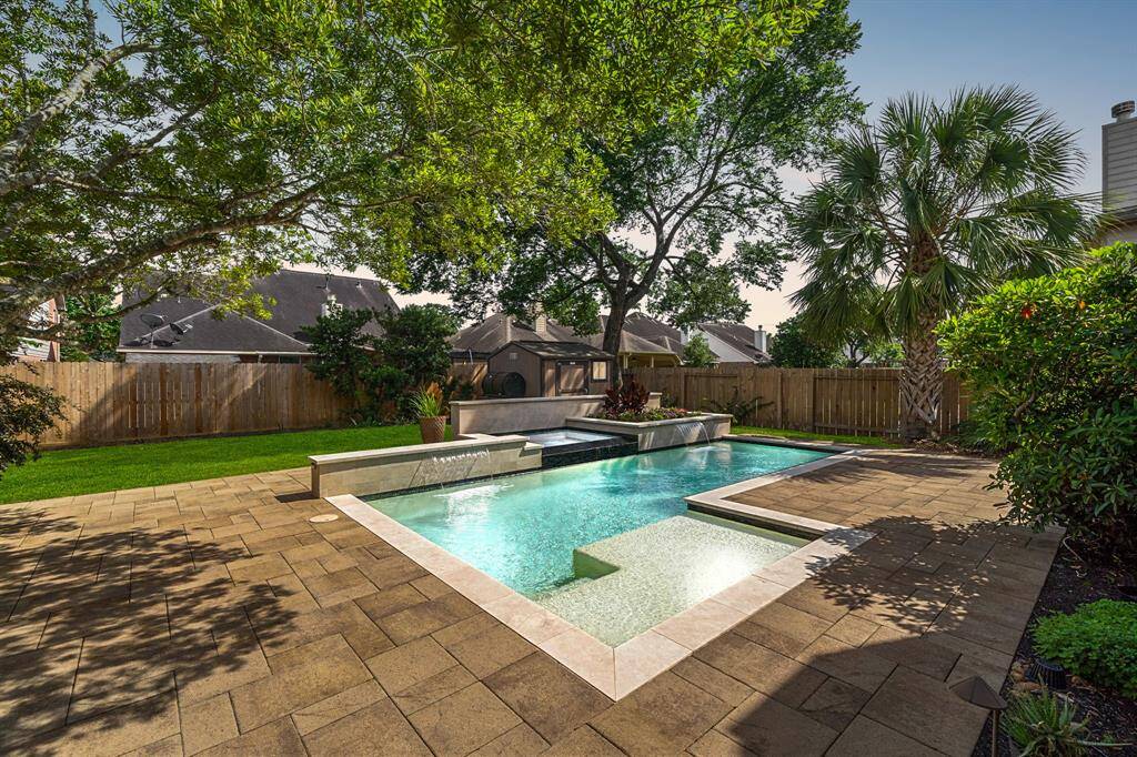 Take a dip in the sparkling pool, or hang out and enjoy the beautiful Texas sunset with your guests.