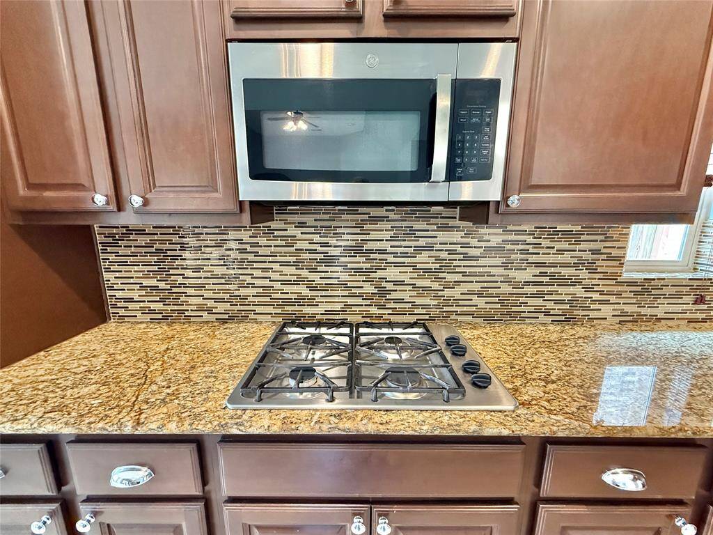 High-end microwave and gas Cooktop