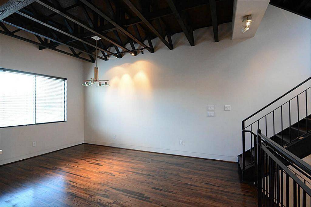 2nd floor to dining area