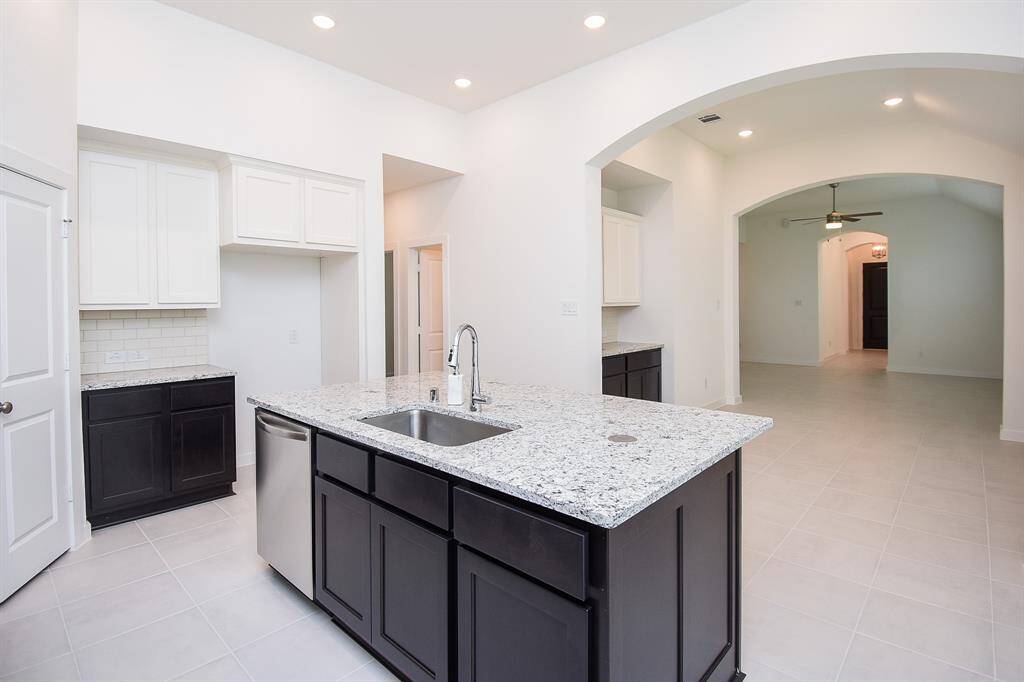 The divine 'Preston' floor plan emphasizes the timeless beauty and versatility of maximum use of open space, linking the most traveled common areas in one easy glance.