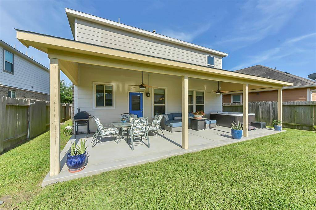 Picture hosting gatherings around your dining table or kicking back on the comfortable couch. The desirable jacuzzi is negotiable and presents a wonderful opportunity to create your own backyard oasis
