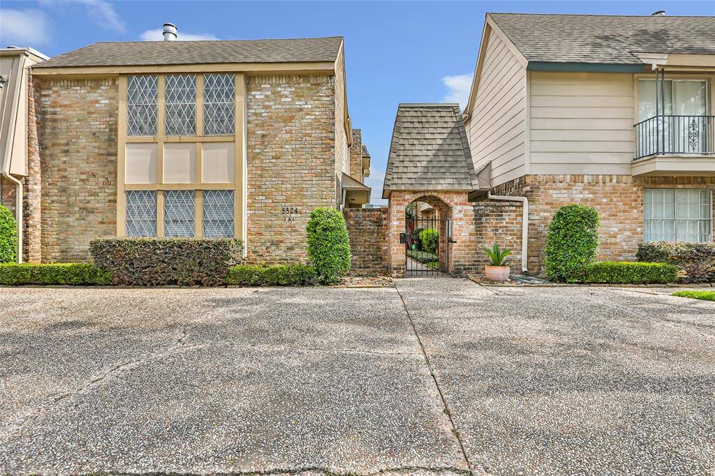 Welcome to 5524 Beverlyhill St #4!