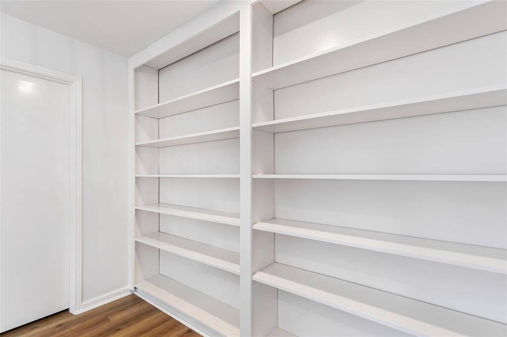 Stylish built-in shelving offering endless possibilities.
